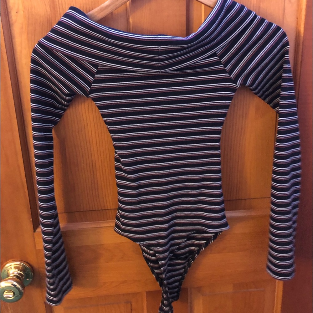 abercrombie and fitch off the shoulder bodysuit - Picture 3 of 5